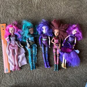 Set of 5 Disney Descendants Dolls
